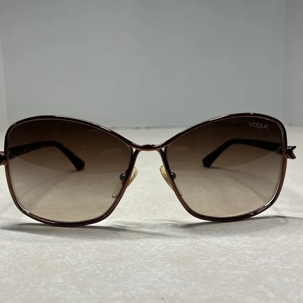 Vogue Italy Women's Sunglasses VO 3832-S 811/13 Tortoise Brown 57/16/130 w/case